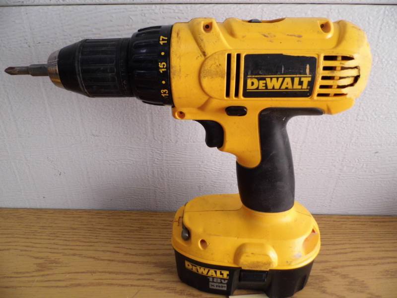 DeWalt 18V Drill