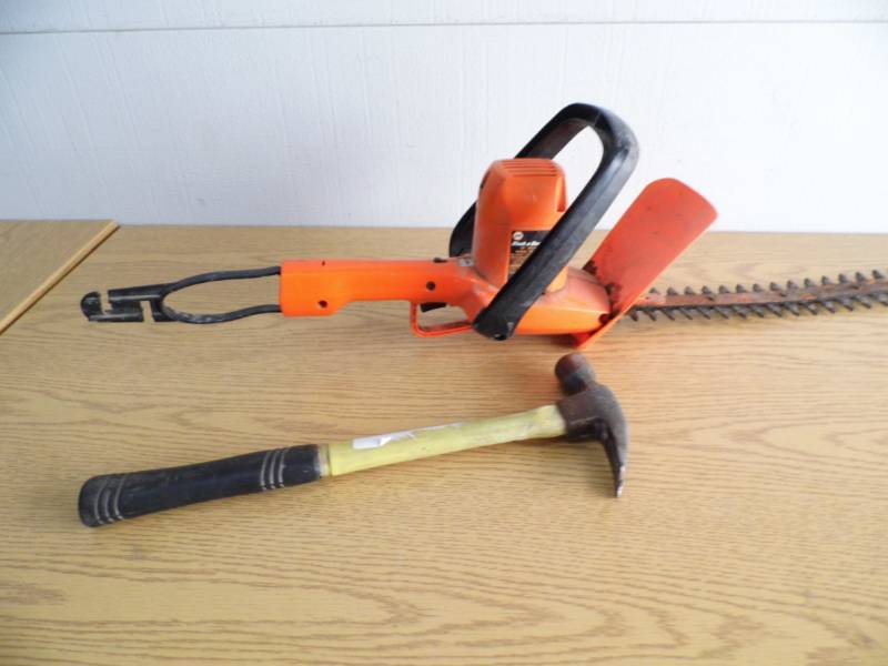 Black & Decker Trimmer - Hammer