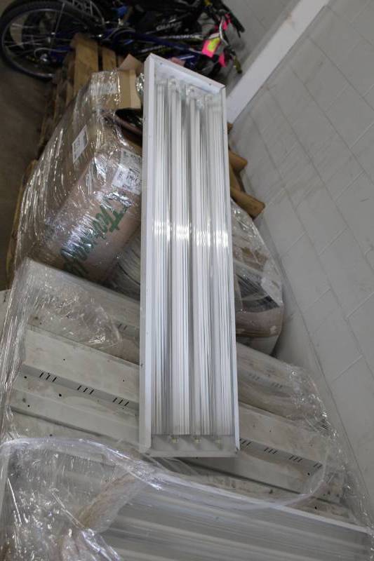 120//277V Simkar 4FT Ceiling Fluorescent Strip Light Fixture 1 X 32W T8 Lamp
