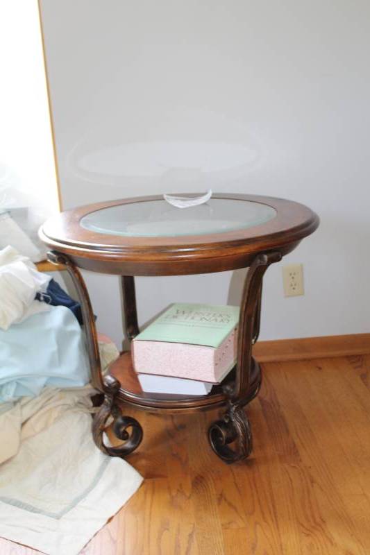 lot 171 image: Wood Oval Lamp Table with Glass Top