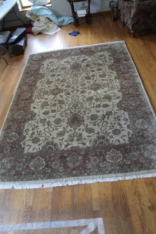 lot 170 image: Rug