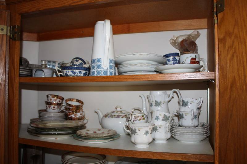 lot 140 image: Plates, Saucers, Cups, Pitchers, Serving Plates