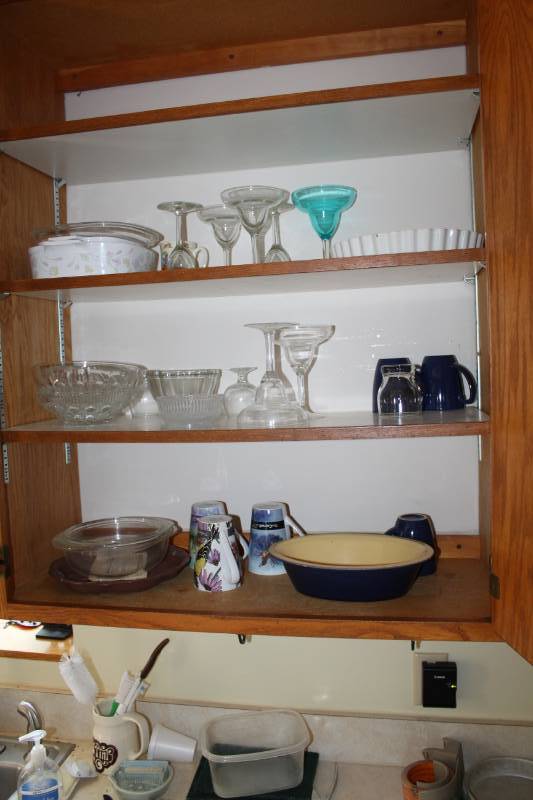 lot 138 image: Glasseware, Stemware, Glass and Porcelain Serving Bowls, Coffee Cups