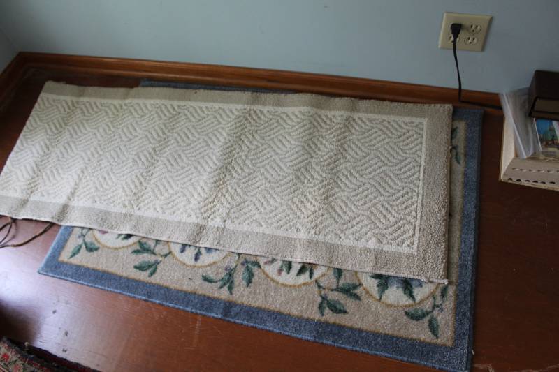 lot 117 image: Lot of (2) Rugs