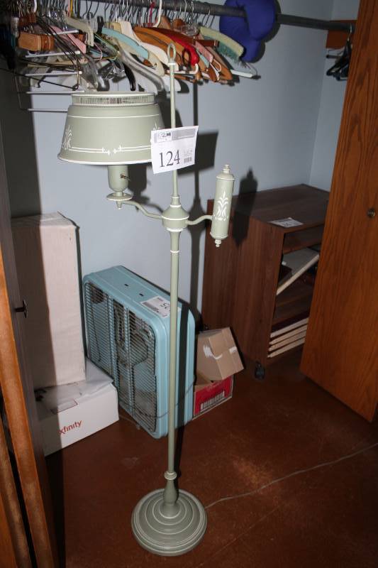 lot 124 image: Two Lamp Floor Lamp