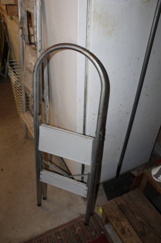 lot 95 image: 2-Step Step Ladder
