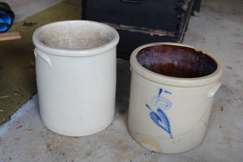 lot 90 image: Lot of (2) Ceramic Jars