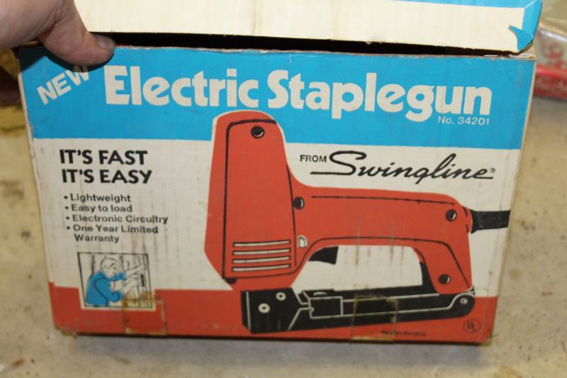 lot 65 image: Swingline Electric Staplegun