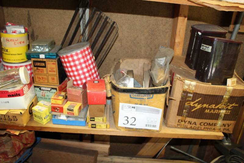 lot 32 image: Nails, Screws