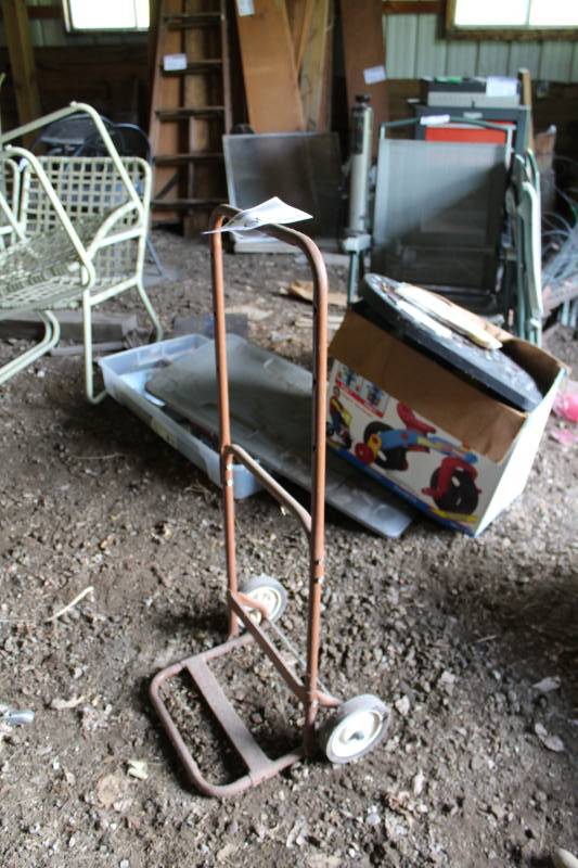 lot 366 image: 2-Wheel Dolly