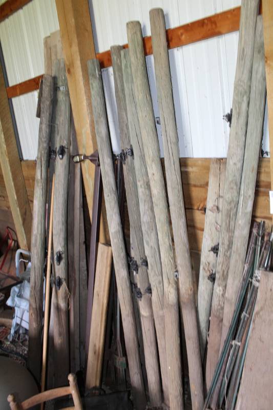 lot 345 image: Wood Posts and Boards