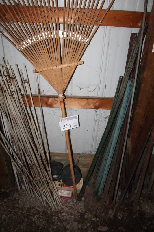 lot 364 image: Metal and Wood Garden Stakes