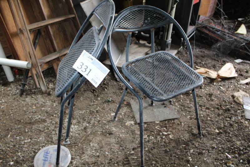 lot 331 image: Lot of (2) Metal Folding Patio Chairs