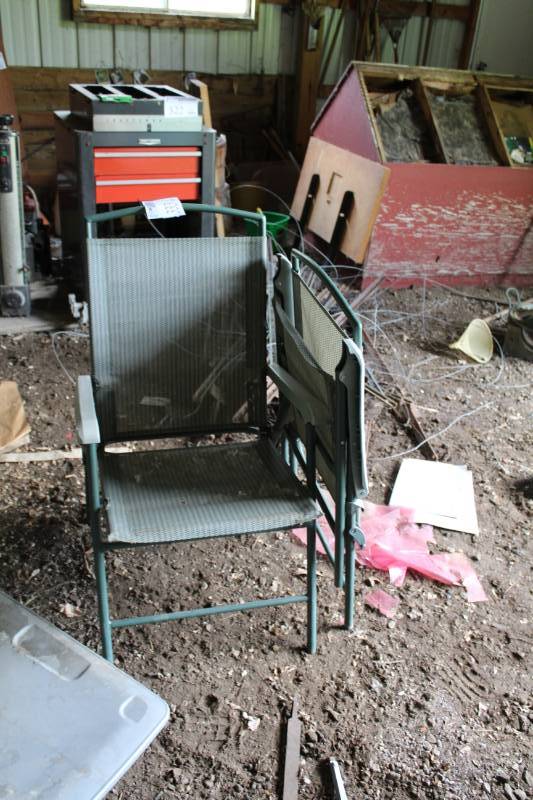 lot 333 image: Lot of (2) Folding Lawn Chairs