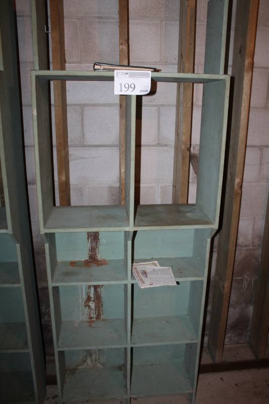 lot 199 image: 5-Tier Bookshelf