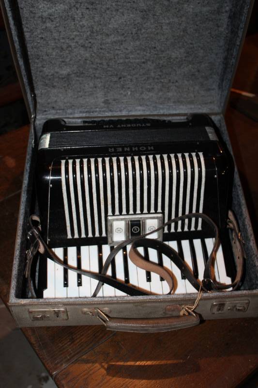 lot 213 image: Hohner Student VM Accordian with Case