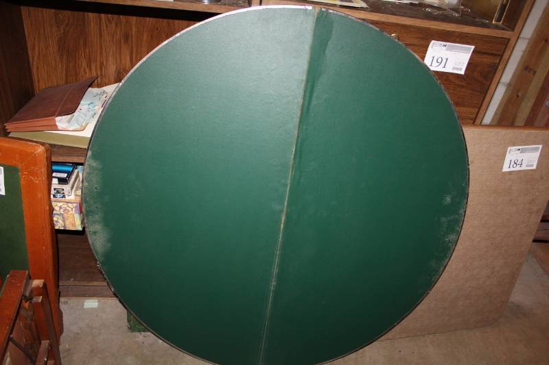lot 187 image: Wico Extend-O-Top Round Table Cover
