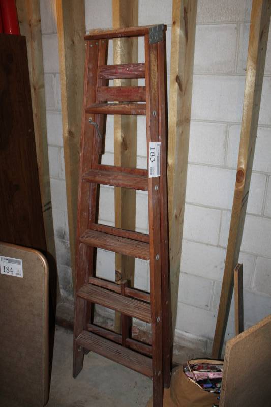 lot 183 image: 6ft. Wood Step Ladder