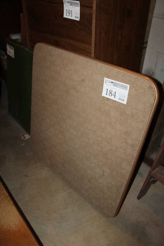 lot 184 image: Folding Table