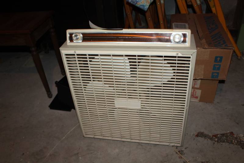 lot 277 image: 3-Speed 20in. Box Fan