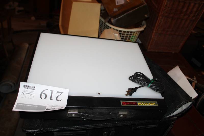 lot 219 image: Bretford Acculight Still Picture Projector