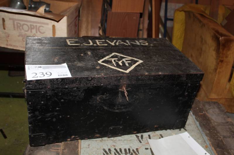 lot 239 image: Locking Wood Chest with Key