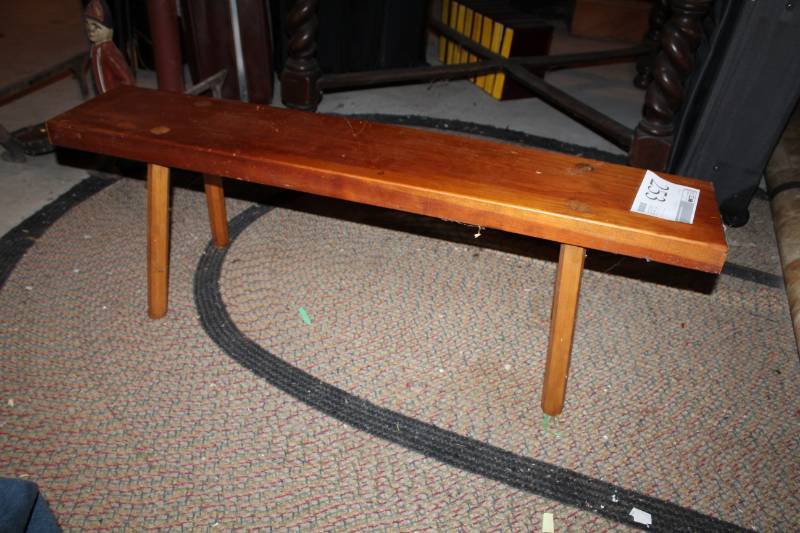 lot 253 image: Wood Bench