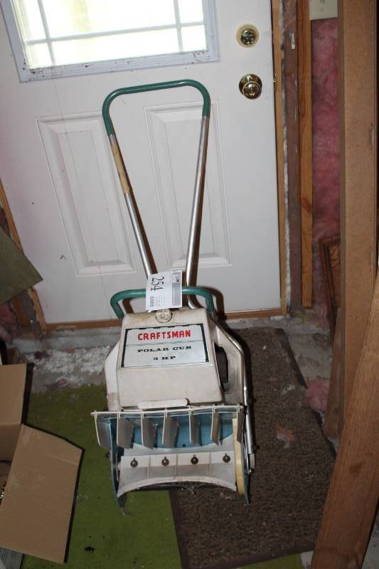 lot 254 image: Craftsman Polar Cub 3 hp. Snowthrower