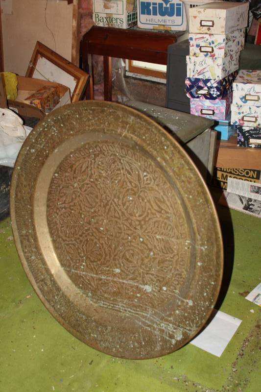 lot 286 image: 36in. Round Decorative Metal Plate