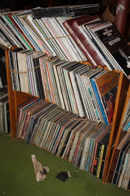 lot 299 image: Bookshelf with 2-Shelves