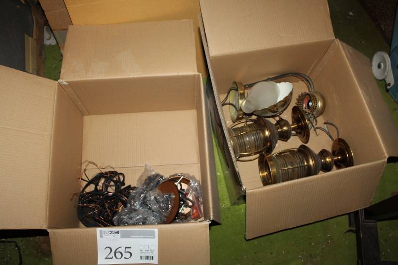 lot 265 image: Lot of (3) Light Fixtures