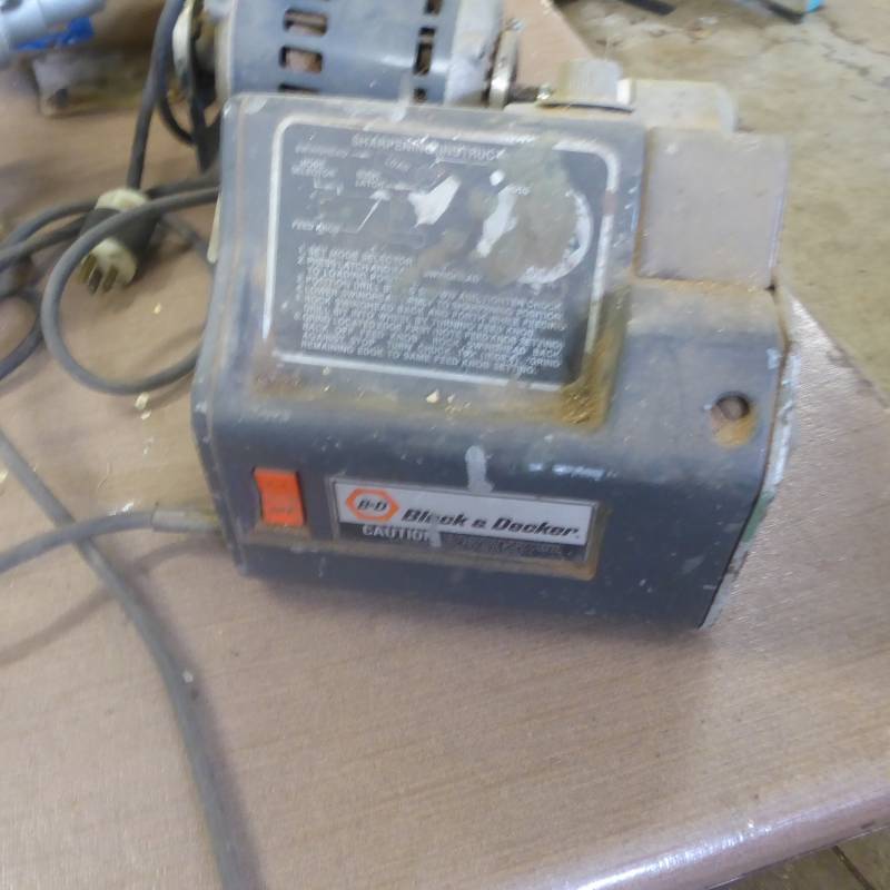 lot 27 image: Miscellaneous Shop Tool Lot