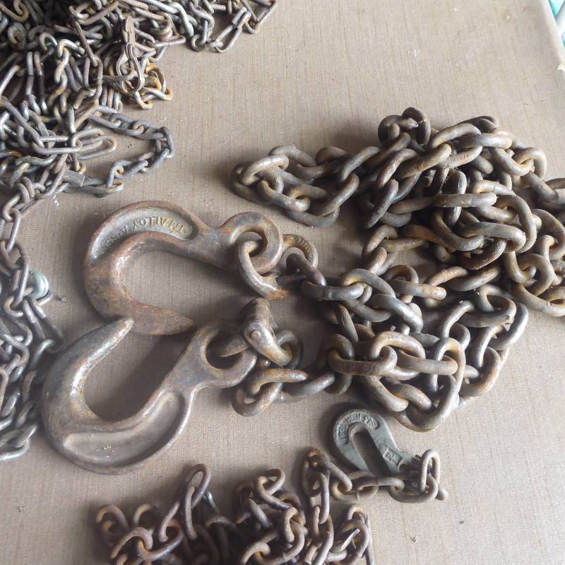 lot 30 image: Chains Lot
