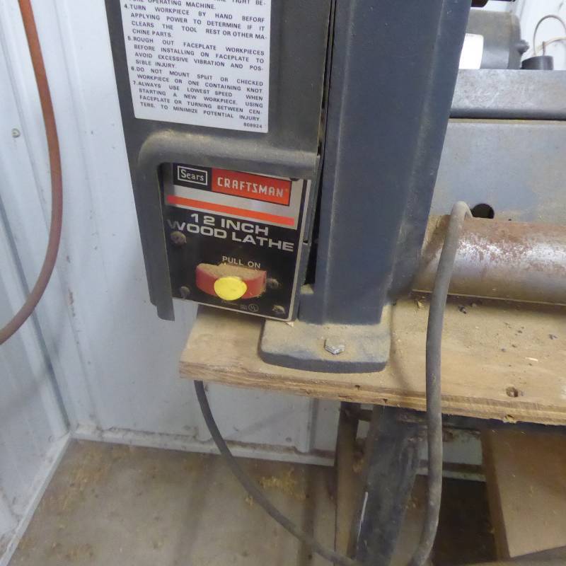 lot 32 image: Craftsman 12 Wood Lathe