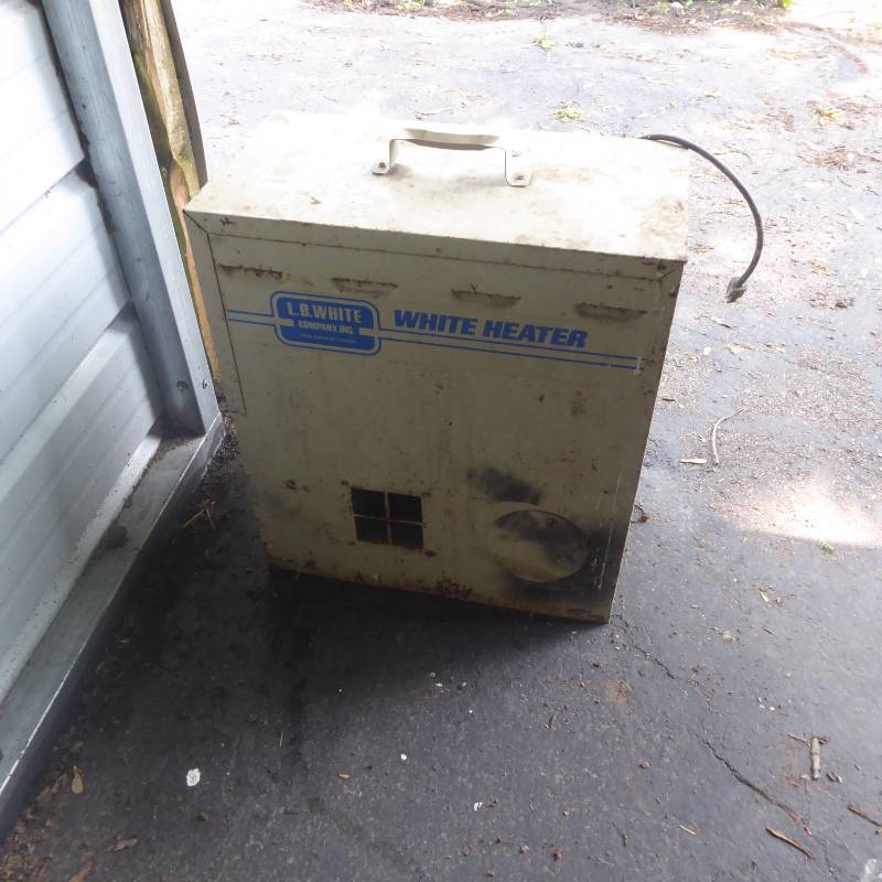 lot 50 image: White LP Outdoor Heater