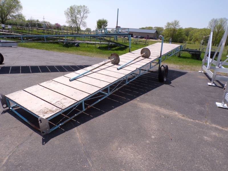 lot 7 image: 25 Steel Hanson Roll in Dock