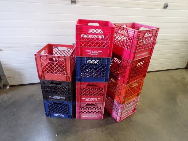 lot 21 image: 11 Totes