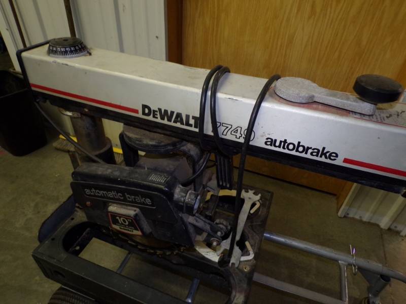 lot 4 image: Dewalt Radial Arm Saw