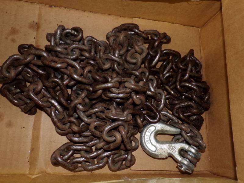 lot 29 image: 15 Log Chain