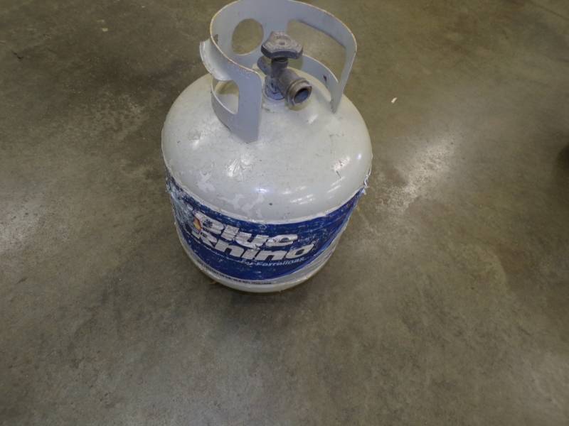 lot 33 image: 20 LB Propane Tank