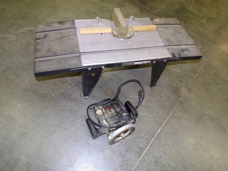 lot 42 image: Router with Router Table