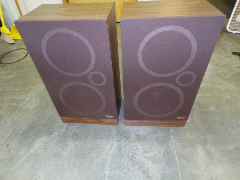 lot 47 image: Pair of Fisher Speakers