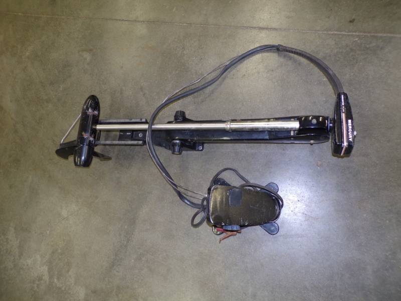 lot 48 image: 40 LB Thrust Bow mount Trolling Motor