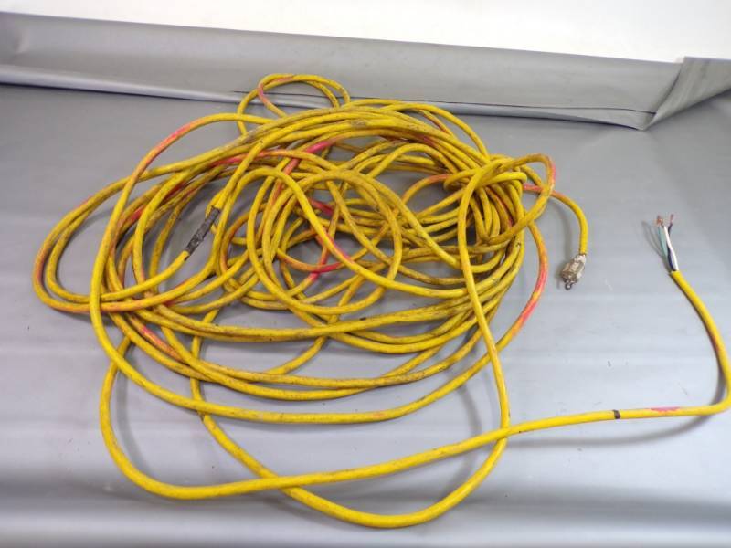 lot 61 image: 100 Extension Cord