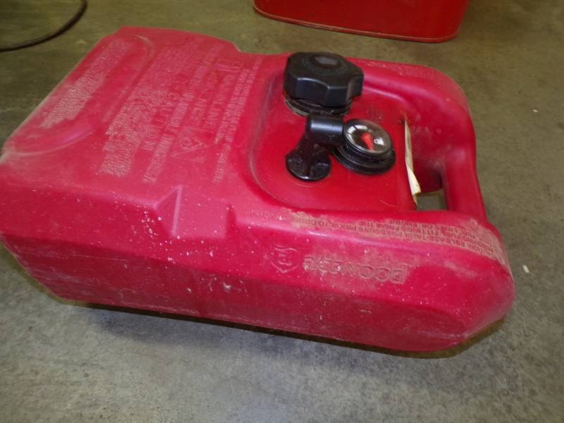 lot 74 image: Plastic Marine Gas Tank