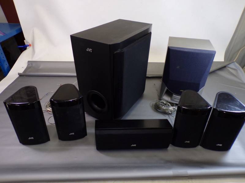 lot 105 image: JVC Speakers