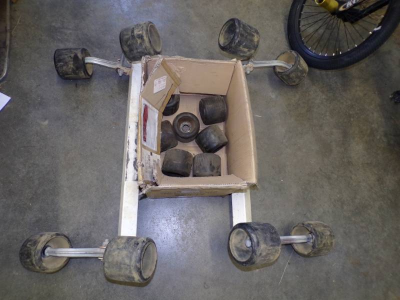 lot 117 image: Boat Trailer Rollers with Extra Rubber Rollers
