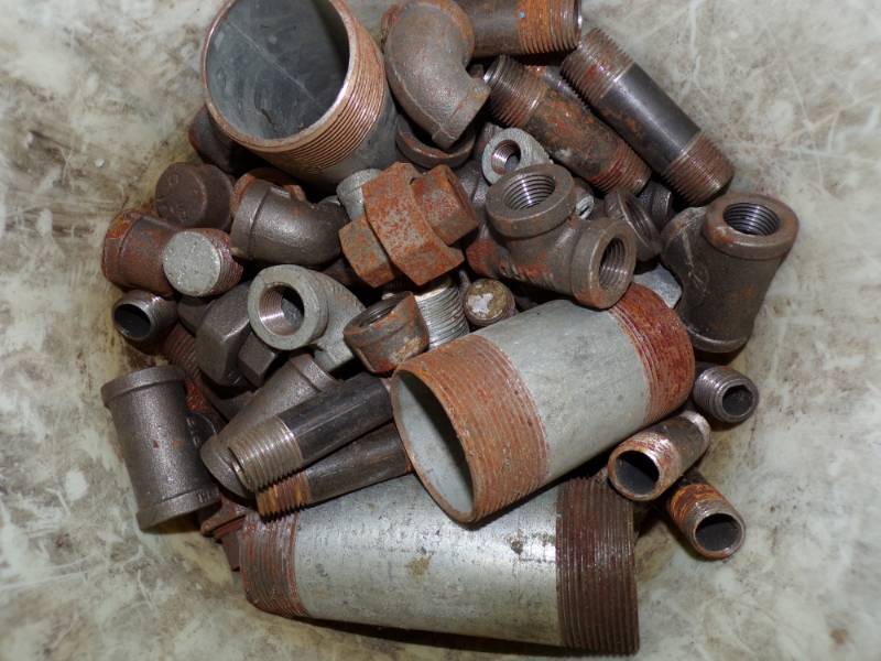 lot 131 image: Steel Plumbing Fittings
