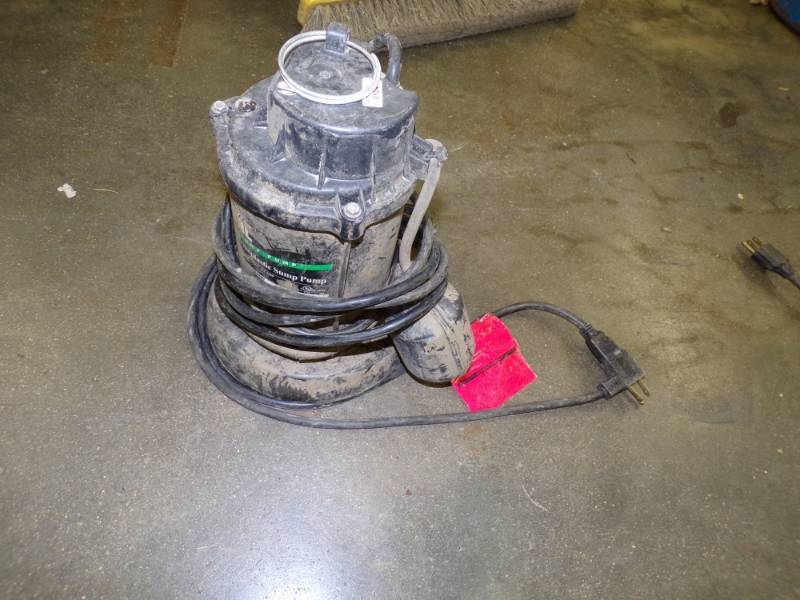 lot 142 image: Sub Pump