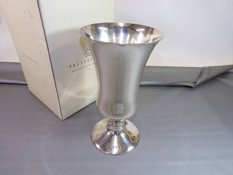 lot 154 image: Large Hotel Vase